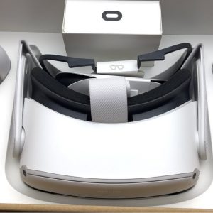 What charger comes with Meta Quest 2 / Oculus Quest 2?